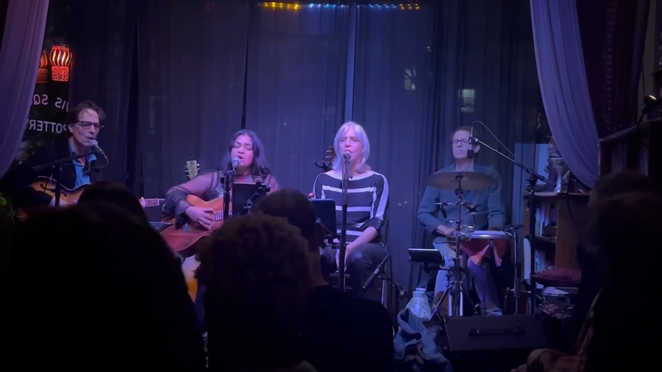 “No Reason” live performance